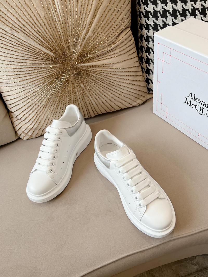 McQueen Unisex Sneakers SAS82605