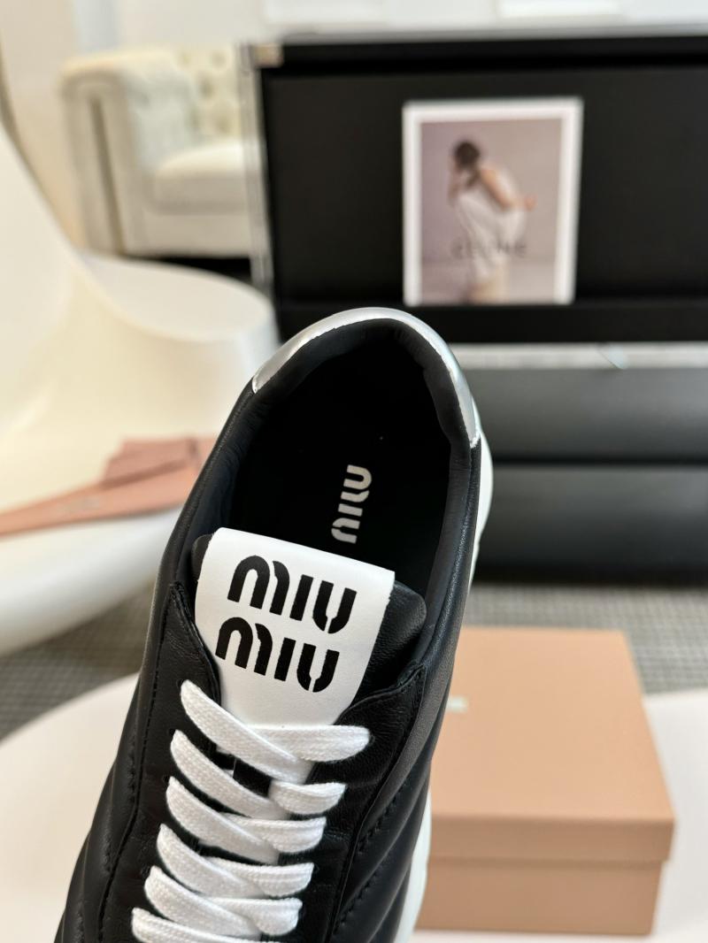 Miu Miu Sneakers SMS81601