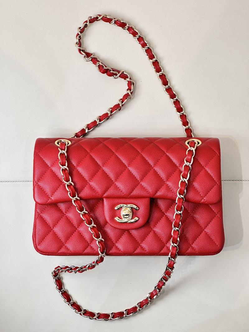 Small Chanel Grained Calfskin Flap Bag A01117 Red