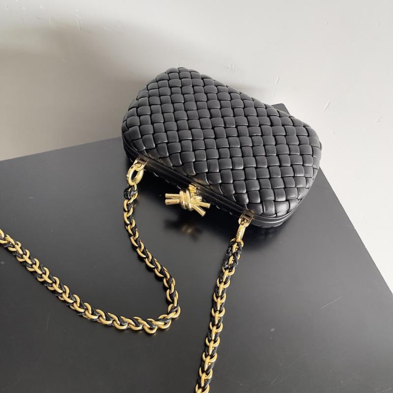 Bottega Veneta Knot With Chain 776662 Black