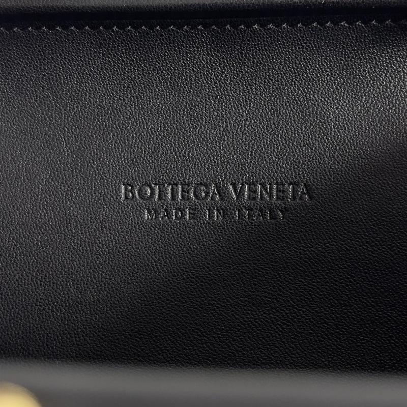 Bottega Veneta Knot With Chain 776662 Black