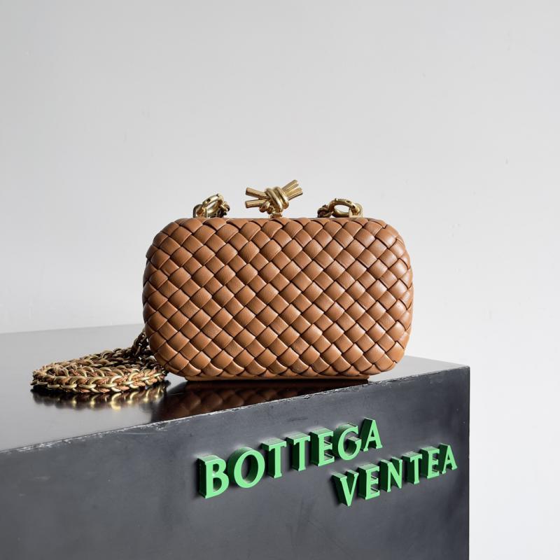 Bottega Veneta Knot With Chain 776662 Camel