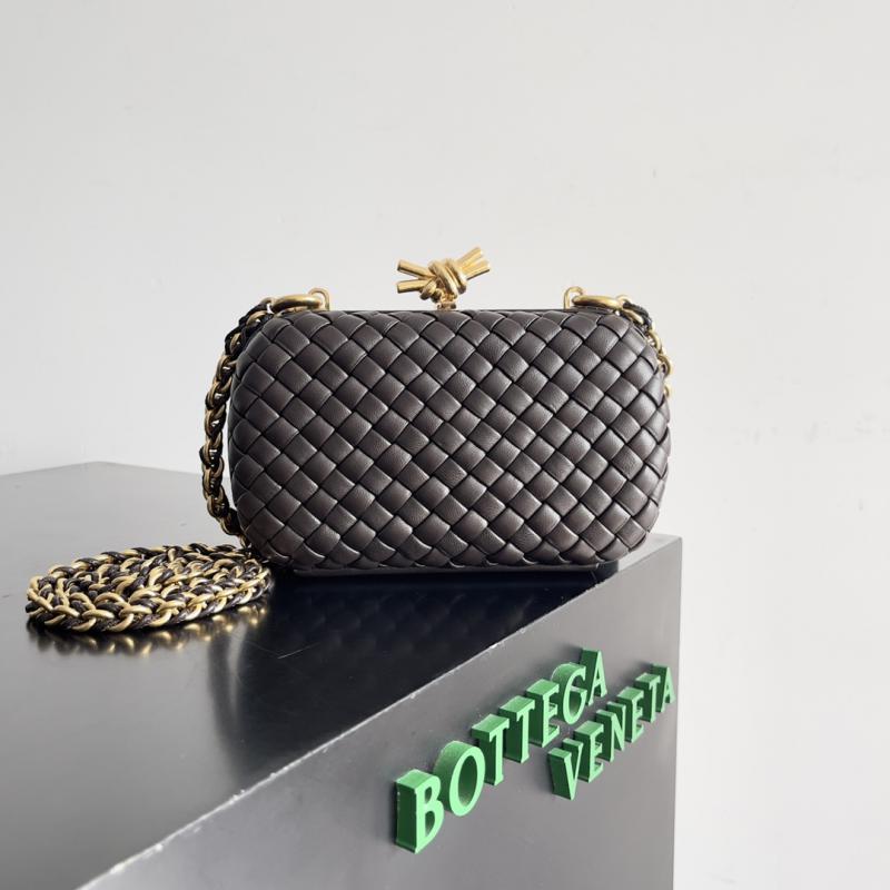 Bottega Veneta Knot With Chain 776662 Fondant