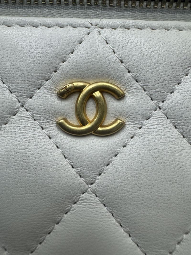 Chanel Clutch With Chain AP2303 White