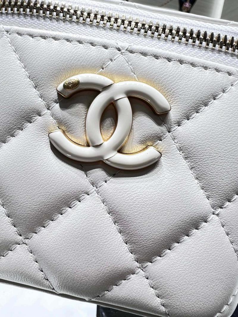 Chanel Clutch With Chain AP3941 White