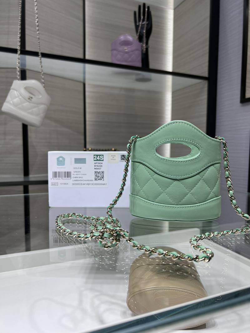 Chanel Clutch with Chain AP3924 Green