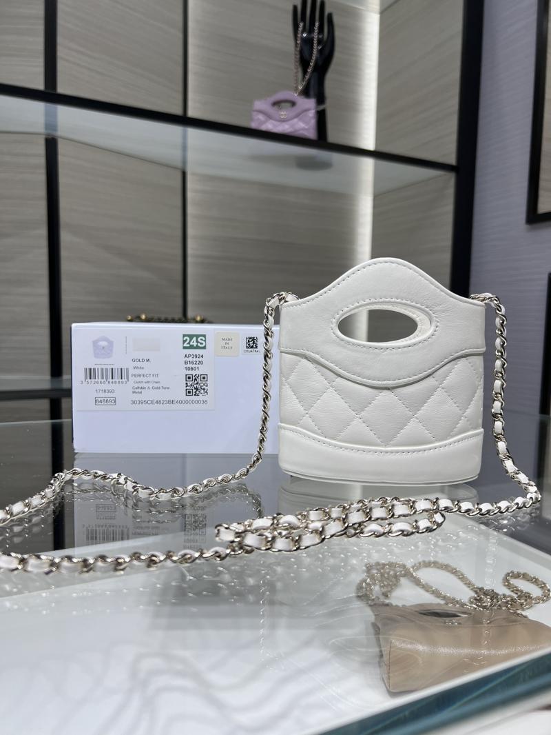 Chanel Clutch with Chain AP3924 White