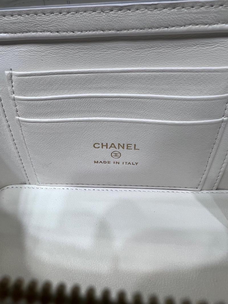 Chanel Vanity Case With Chain AP2199 White