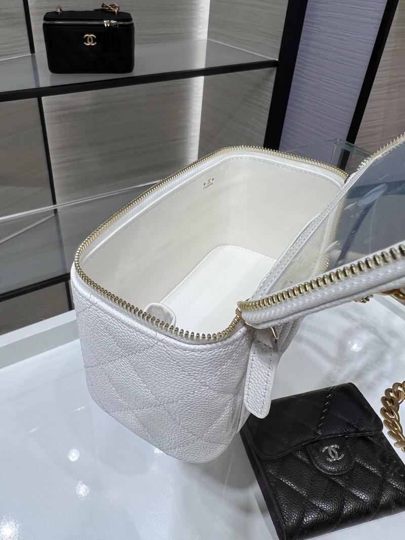 Chanel Vanity Case With Chain AP3204 White