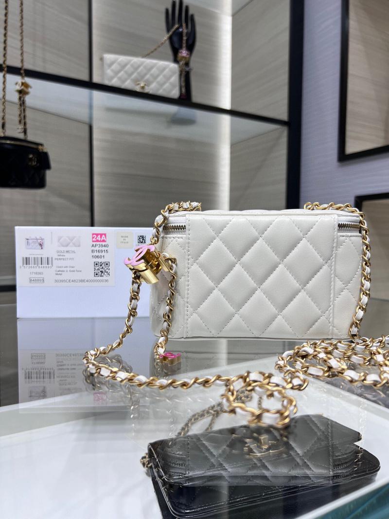 Chanel Vanity Case With Chain AP3940 White