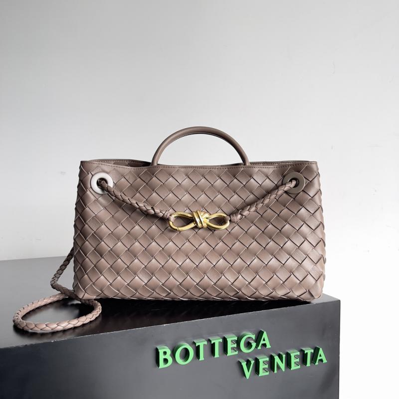 Bottega Veneta East-West Andiamo 754990 Khaki