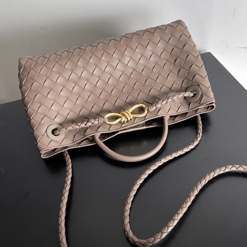 Bottega Veneta East-West Andiamo 754990 Khaki