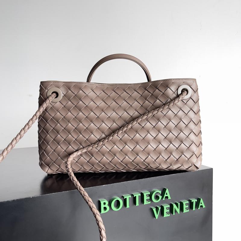 Bottega Veneta East-West Andiamo 754990 Khaki