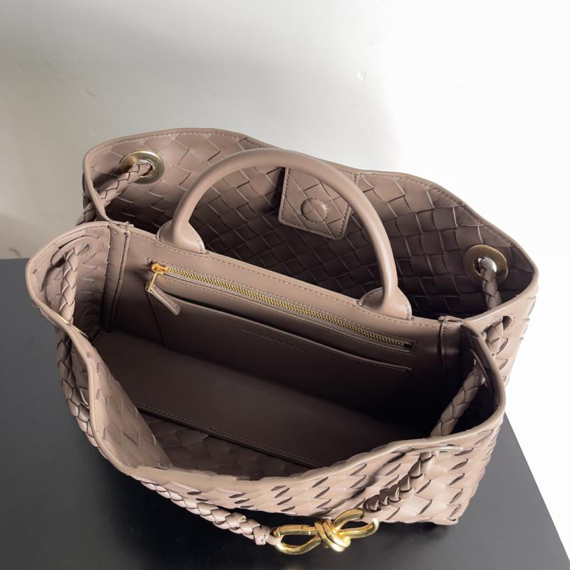 Bottega Veneta East-West Andiamo 754990 Khaki