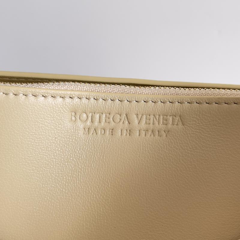 Bottega Veneta Patti Top Handle Bag 776783 Beige