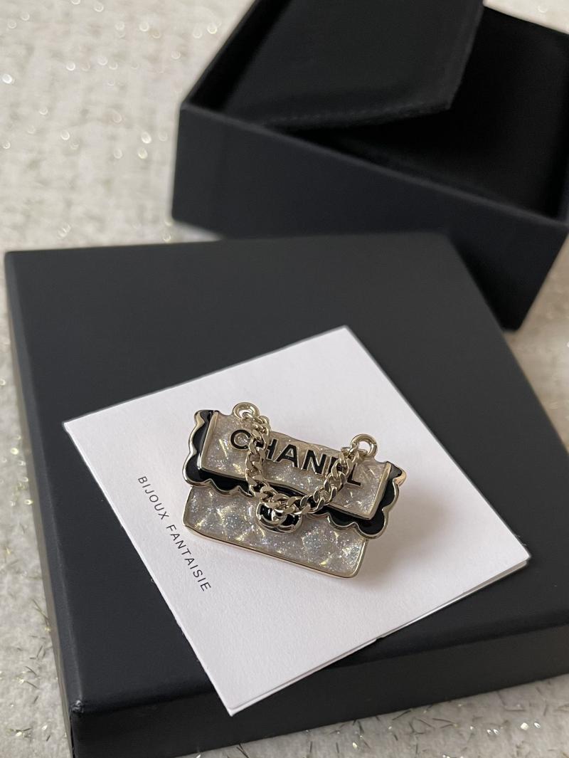 Chanel Brooch CB92604