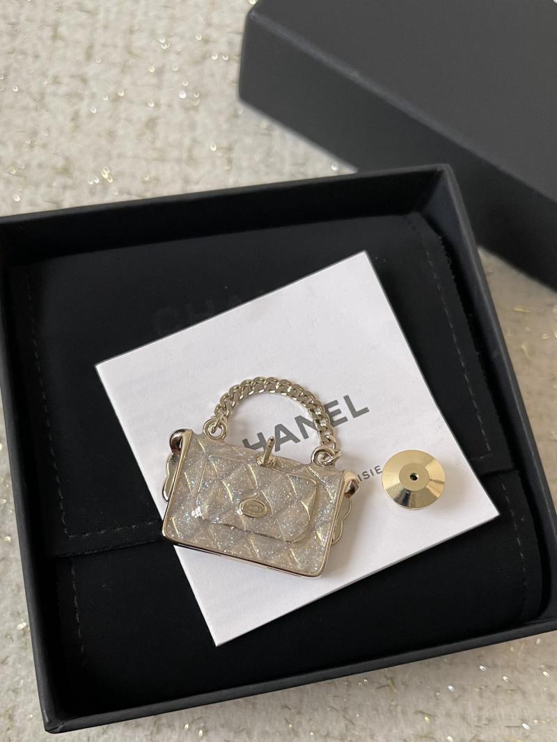 Chanel Brooch CB92604