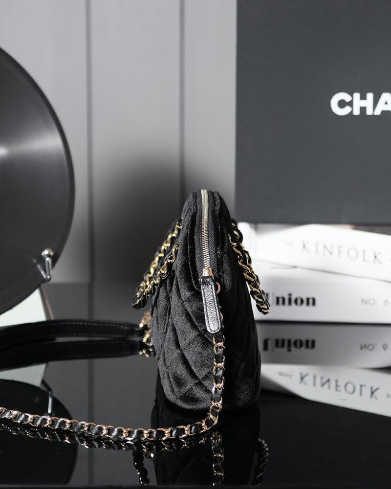 Chanel Velvet Small Tote Black AS5130