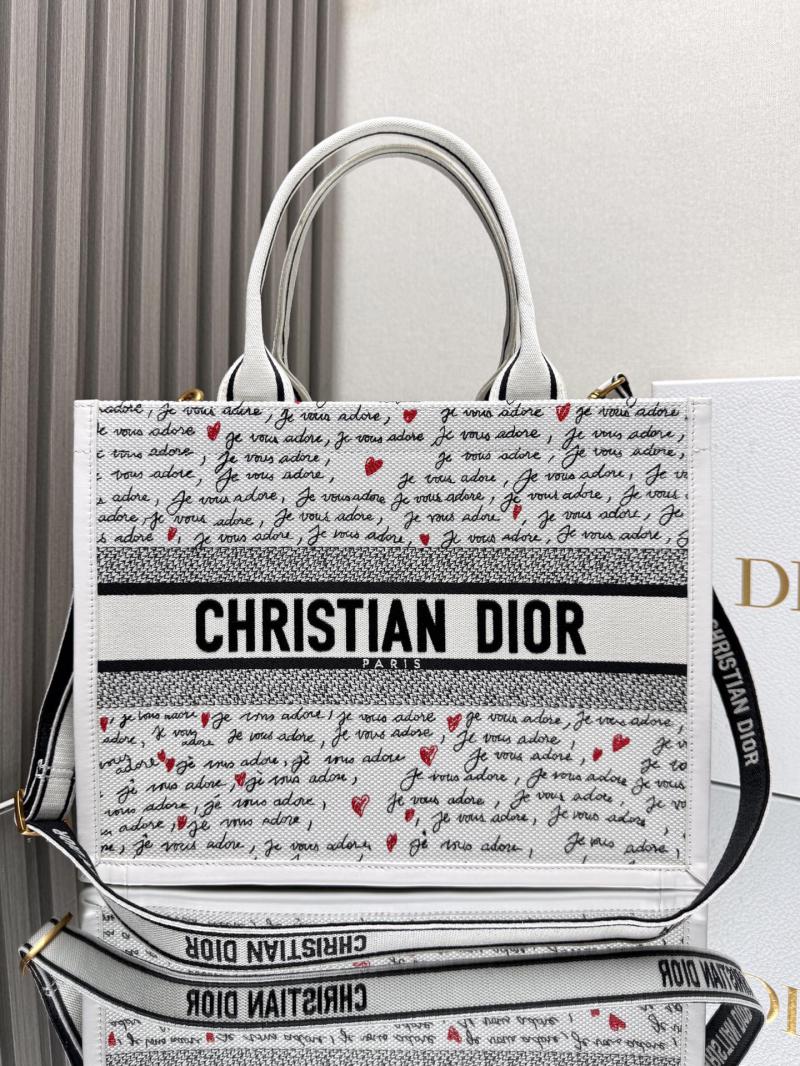 Dioramour Medium Dior Book Tote M1324