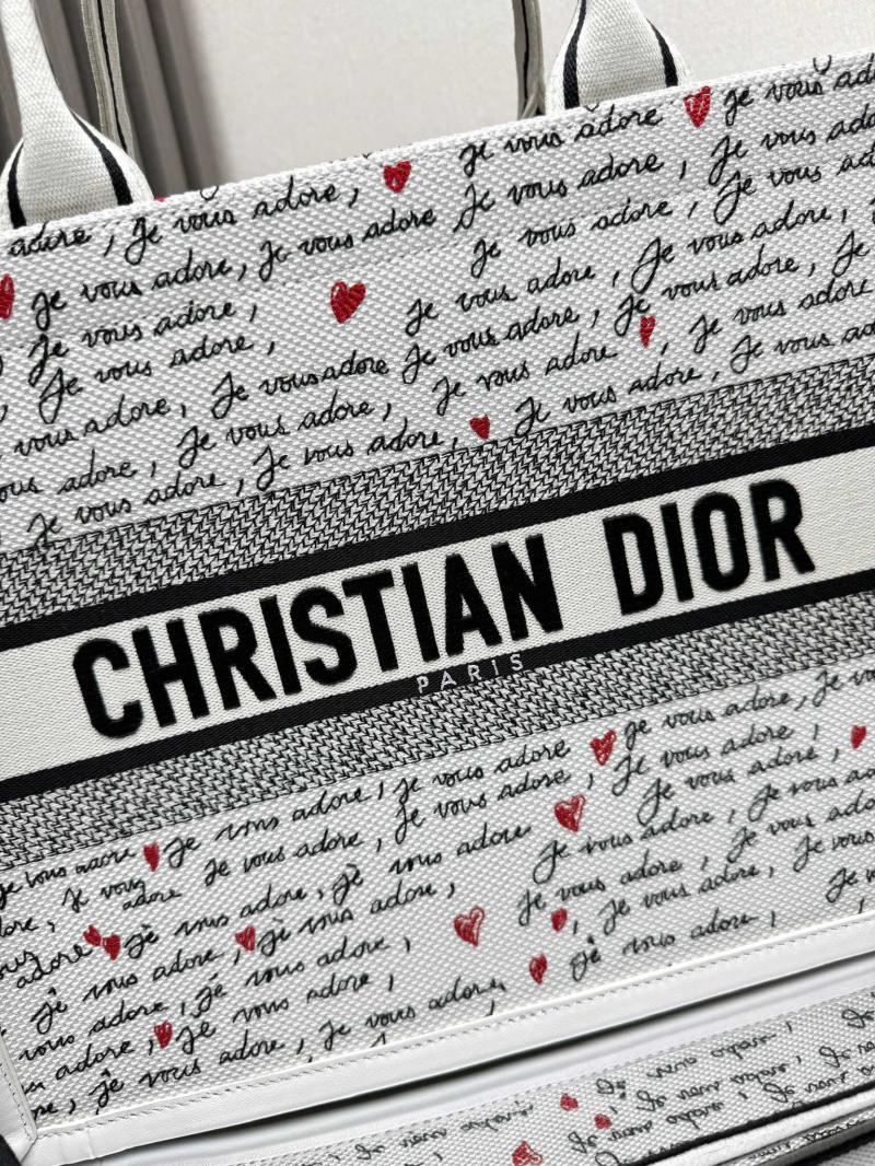 Dioramour Medium Dior Book Tote M1324