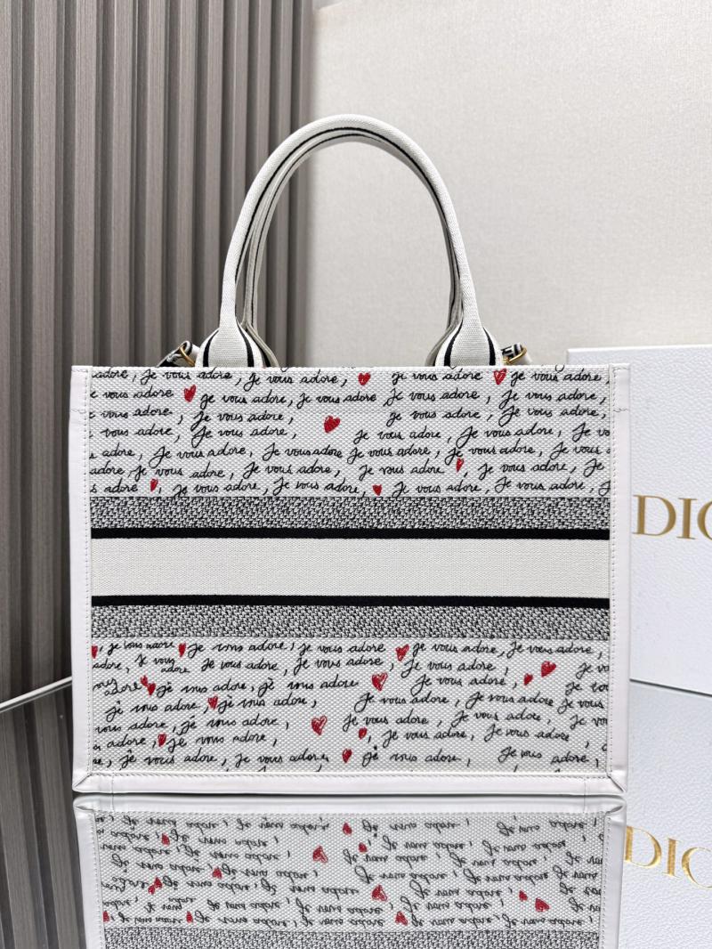 Dioramour Medium Dior Book Tote M1324