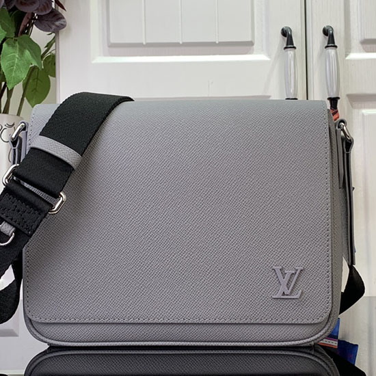 Louis Vuitton District PM Grey M30851