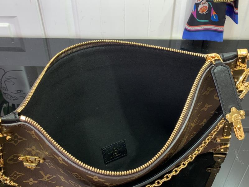 Louis Vuitton Lucky Trunk Bag M12075