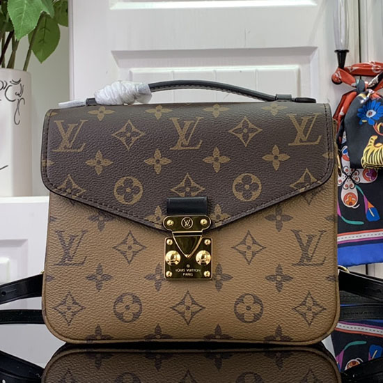 Louis Vuitton Pochette Metis Backpack M11941