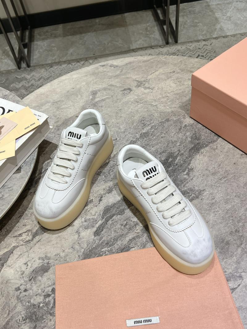 Miu Miu Sneakers SMS92402