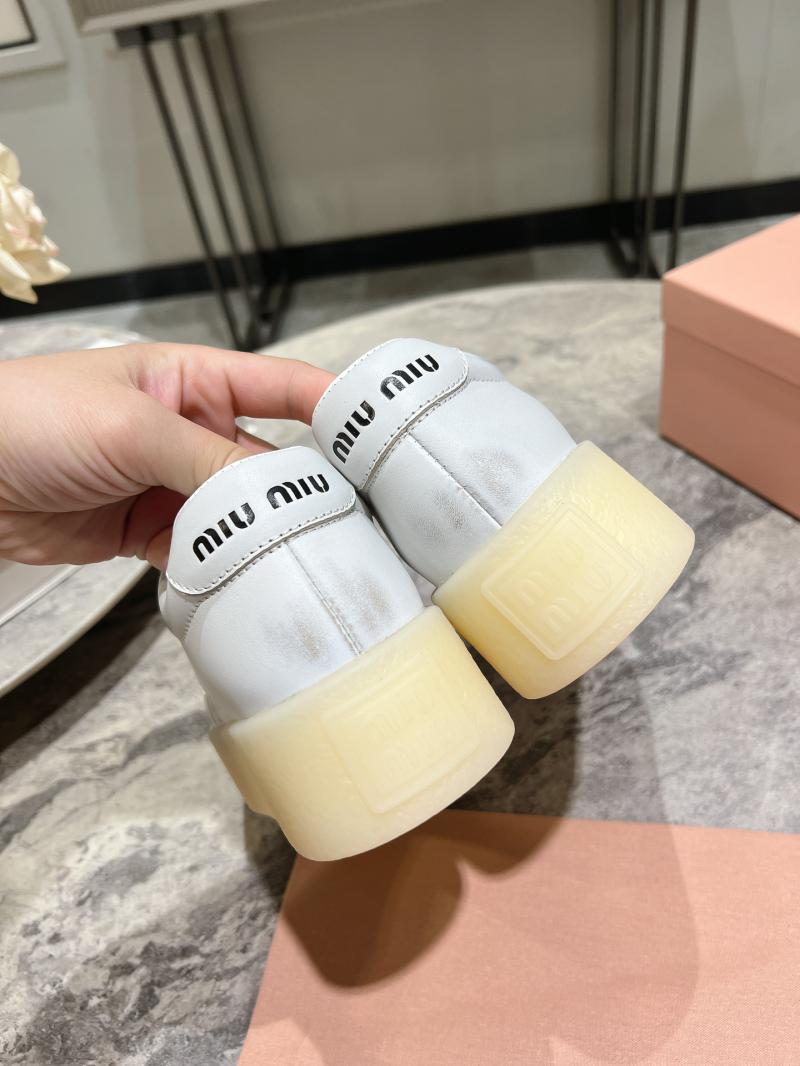 Miu Miu Sneakers SMS92402