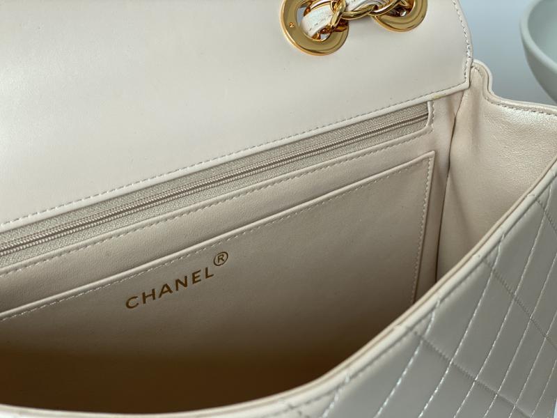 Vintage Chanel Lambskin Flap Bag A0881 Shiny Beige