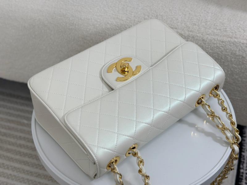 Vintage Chanel Lambskin Flap Bag A0881 Shiny White