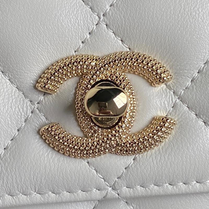 Chanel Clutch With Chain AP4300 White