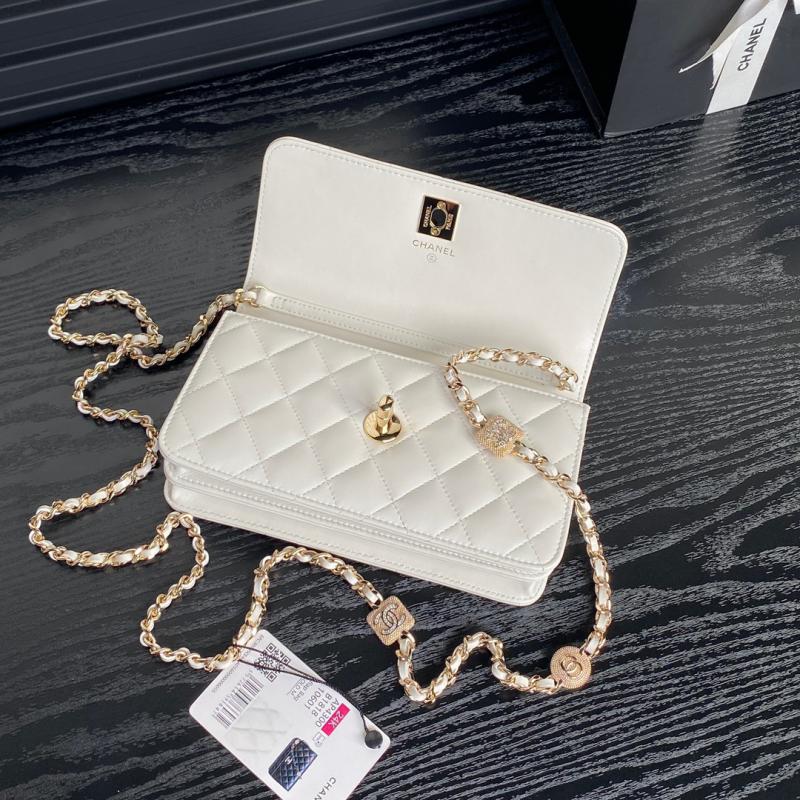 Chanel Clutch With Chain AP4300 White