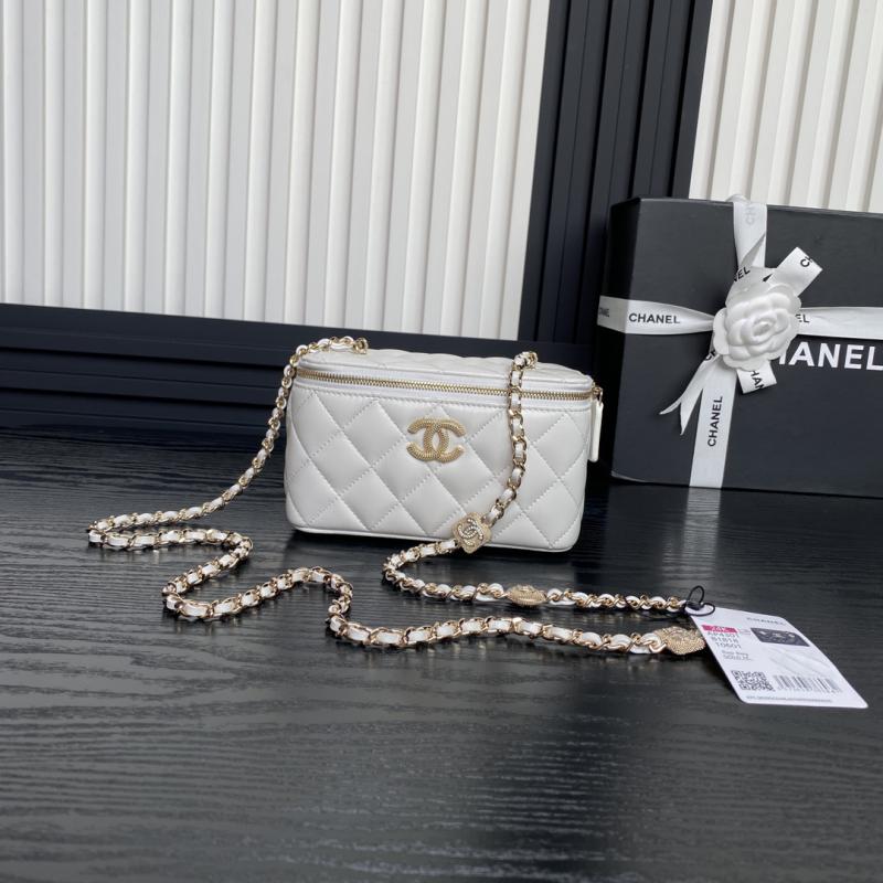 Chanel Clutch with Chain AP4301 White