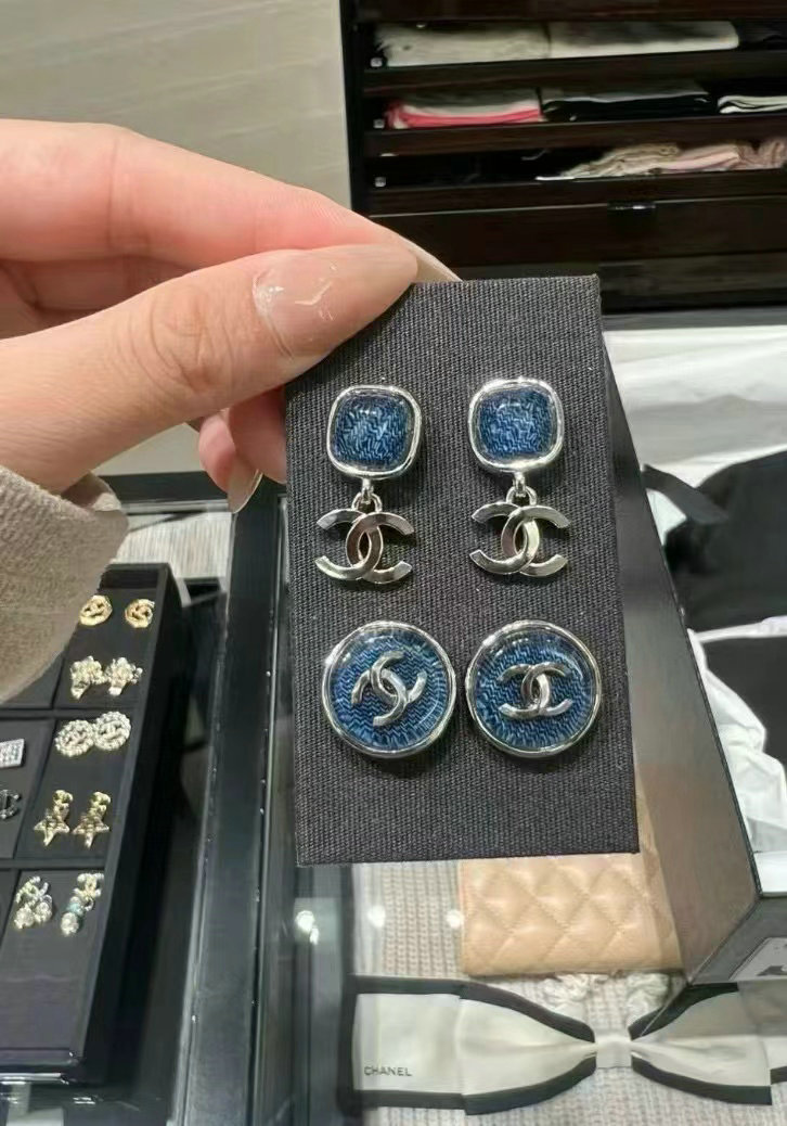 Chanel Earrings CE100206