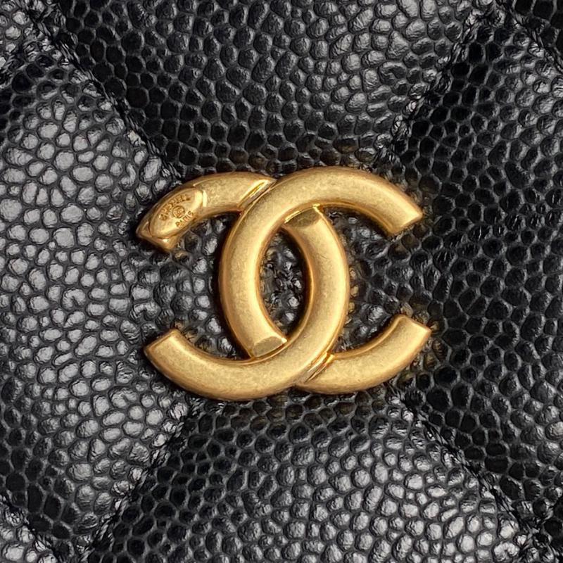 Chanel Grained Calfskin Shoulder Bag AS5138