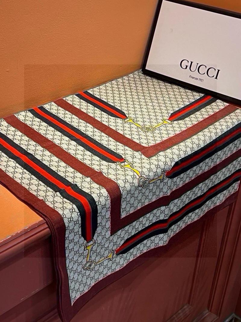 Gucci Scarf SGS92704