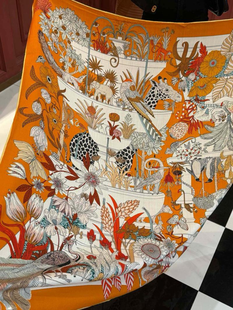 Hermes Scarf SHS92710