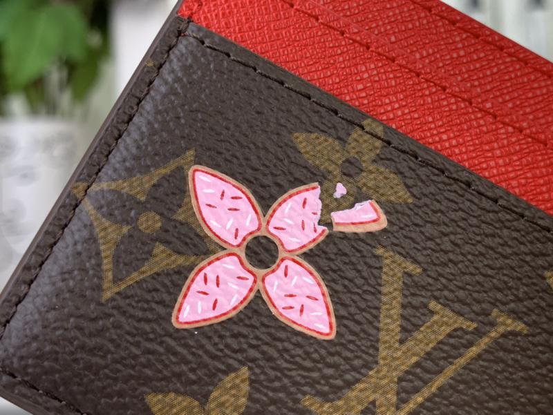 LV Charms Card Holder M12215