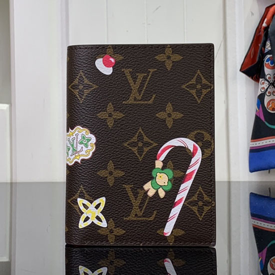 Louis Vuitton Passport Cover M12219