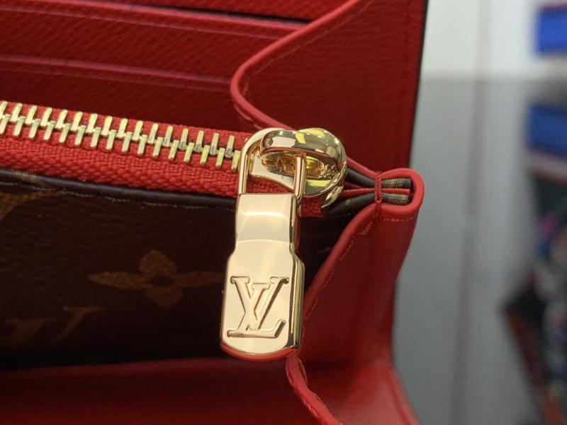 Louis Vuitton Sarah Wallet M12207