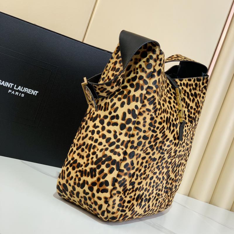 Saint Laurent LE 5 A 7 SUPPLE Large Hobo Bag 753837