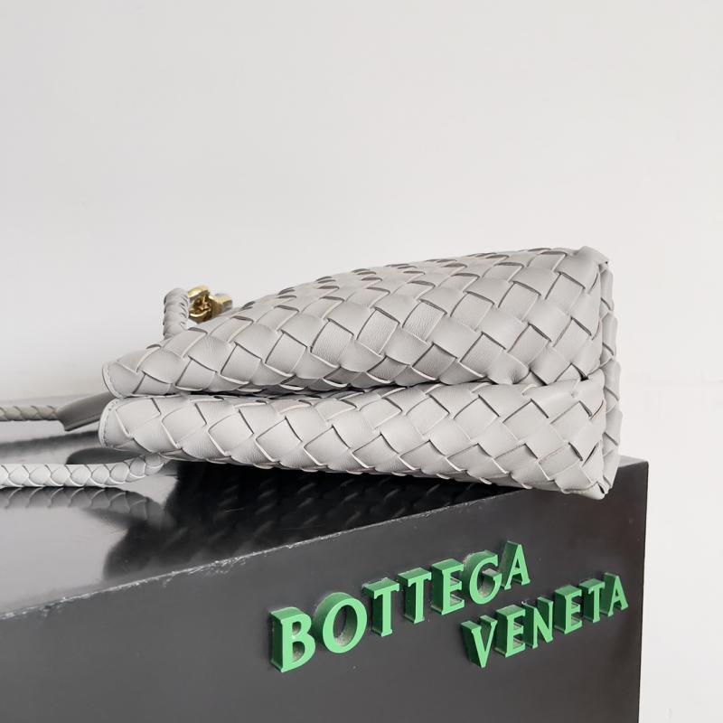 Bottega Veneta Medium Andiamo Tote Bag Sterling B743572