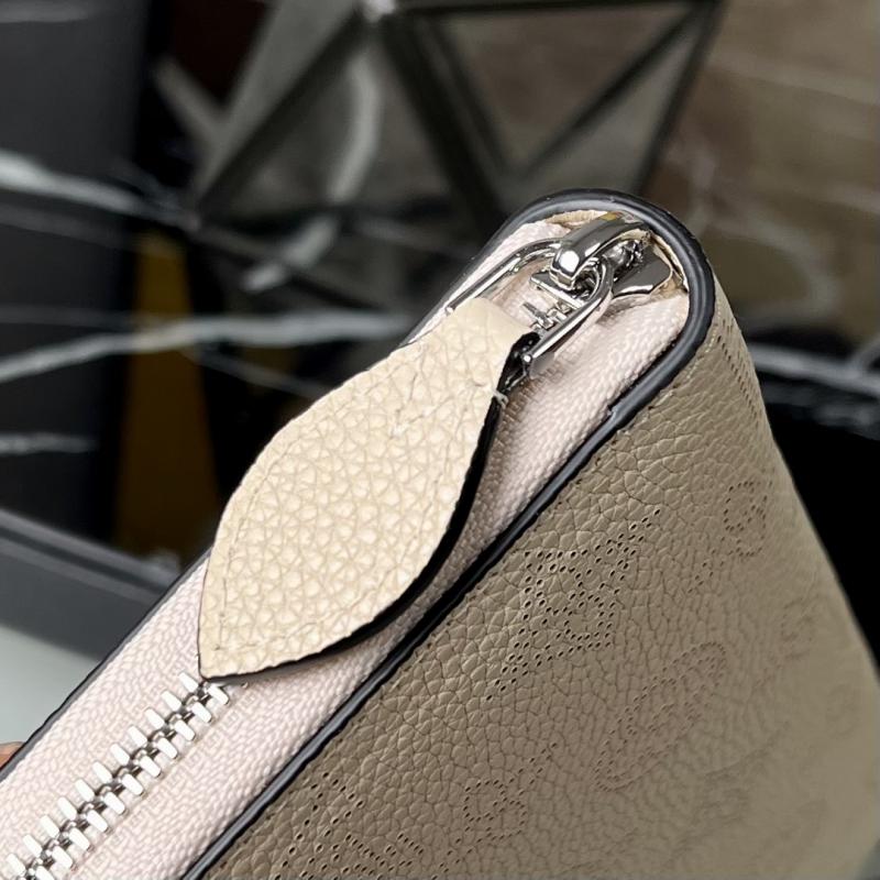 Louis Vuitton Zippy Wallet M61867 Cream