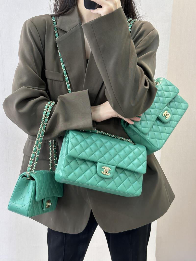 Medium Chanel Lambskin Flap Bag A01112 Green