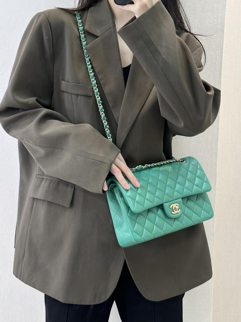 Medium Chanel Lambskin Flap Bag A01112 Green