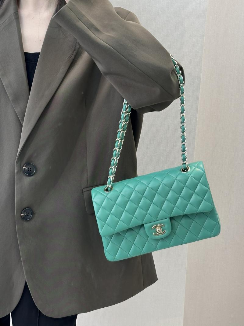 Medium Chanel Lambskin Flap Bag A01112 Green