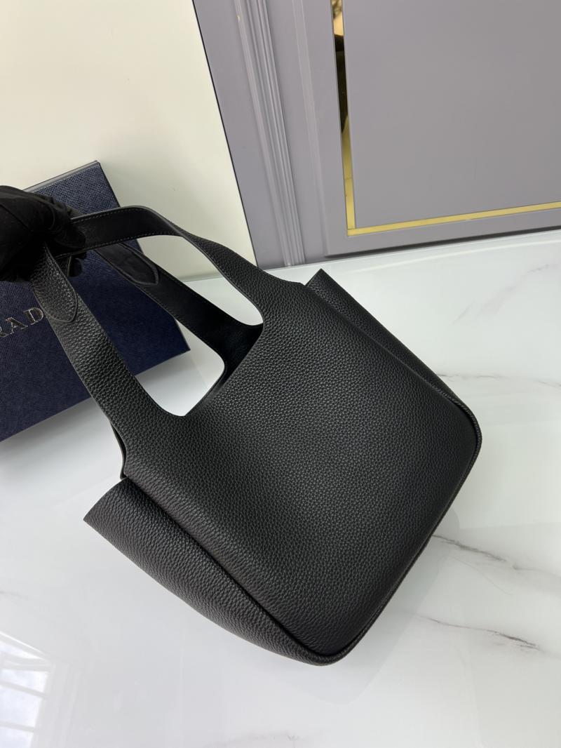 Prada Medium leather tote Black 1BG335