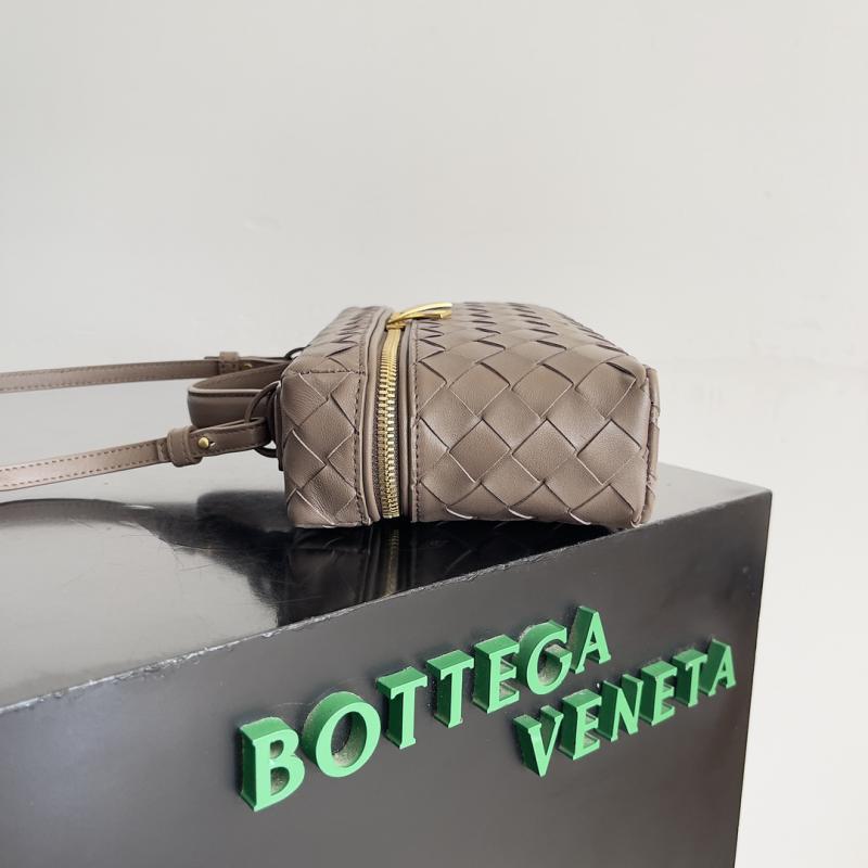 Bottega Veneta Bang Bang Vanity Case Pinecone B789109